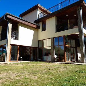 Guest House Lugut Berievo Exterior photo