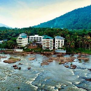 Athirapilly River Resort Athirapalli Exterior photo