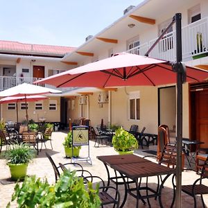 Sandton Hotel Kasese Exterior photo