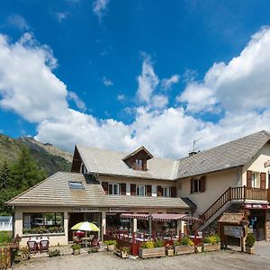 Hotel Restaurant Le Chamois Ancelle Exterior photo