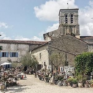 Le Vieux Prieure Panzió Cressé Exterior photo