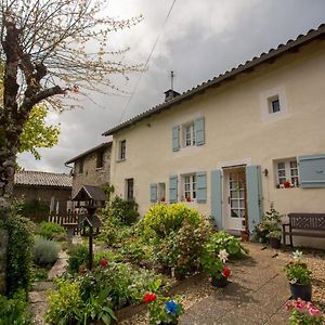 La Maison Des Fleurs Panzió Montembœuf Exterior photo