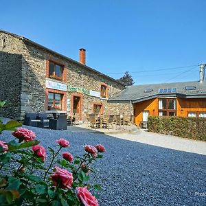 Ferme St Martin Panzió Manhay Exterior photo