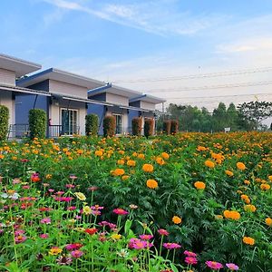 Maharak Resort Nongkhaj Exterior photo