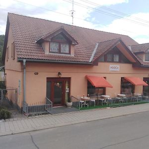 Ubytovanie Penzion Iveta Hotel Poltár Exterior photo