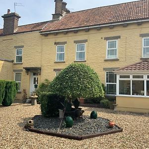 Old Gloucester Road Farm Bed And Breakfast Bristol Exterior photo