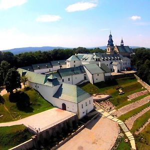 Karczowka Klasztor Panzió Kielce Exterior photo