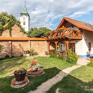 U Starenky Apartman Dolní Bojanovice Exterior photo