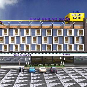 Hotel Bhilad Gate Valsad Exterior photo