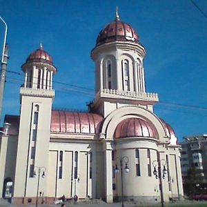 Studio Cathedral Apartman Brăila Exterior photo