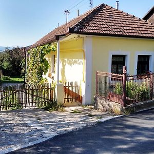 Lately Renovated Country House Vendégház Trenčín Exterior photo