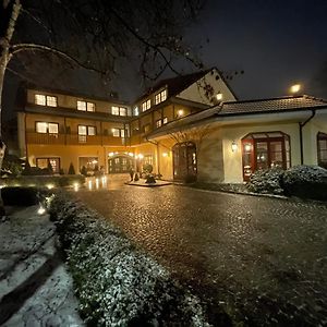 Hotel Fohlenhof Ampfing Exterior photo