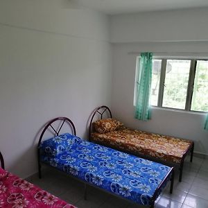 簡 Xing 背包 客 休息 站 Apartman Seri Kembangan Exterior photo