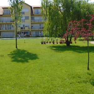 Vénusz Apartman Apartman Cserkeszőlő Exterior photo