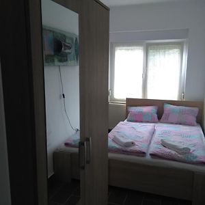 Muskáti apartman.Hunyadi.ut.6.sz. Apartman Paks Exterior photo