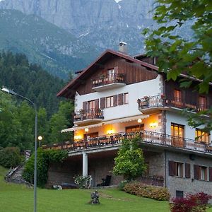 Albergo Ristorante Scanapa Castione della Presolana Exterior photo