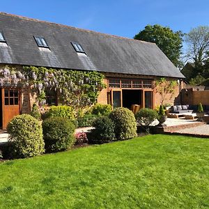 Grade 2 Listed Barn On The Edge Of Bournemouth And The New Forest Exterior photo