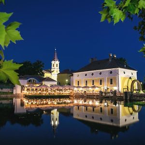 Hotel Gabriella Tapolca Exterior photo