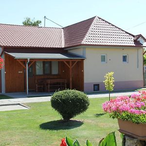 U Mami Villa Veľký Meder Exterior photo