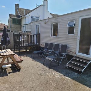 The Jackdaw Pub Self Catering Static Caravan Free Breakfast Supplied Panzió Tadcaster Exterior photo