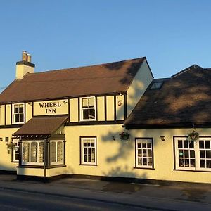 The New Wheel Inn Lymington Exterior photo