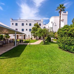 Leone De Castris Wine Hotel Salice Salentino Exterior photo