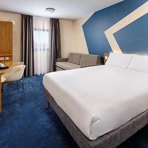 Ibis Budget London Heathrow Terminal 5 Hotel Hillingdon kerület Exterior photo