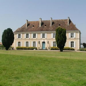 Chateau Du Bourbet Panzió Cherval Exterior photo