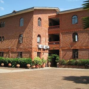 Coconut Grove Regency Hotel Accra Exterior photo