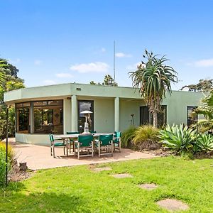 Green Oasis - Mangawhai Heads Holiday Home Exterior photo