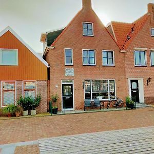 Noemie'S Pension House Panzió Volendam Exterior photo