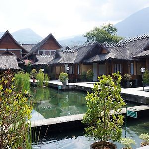 Kampung Sumber Alam Garut Hotel Exterior photo