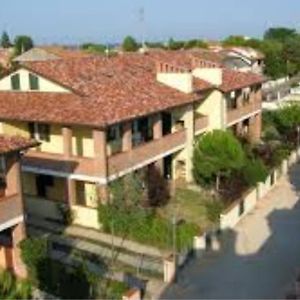 Appartamento Residence I Vigneti Lido di Scacchi Exterior photo