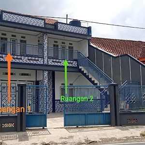 Penginapan Atau Kontrakan Rumah Ciwidey 1 Ruangan 2 Kasur Dewasa Kamar Mandi Dapur Dalam Sewa Harian Mingguan Bulanan Tahunan Boleh Hotel Exterior photo