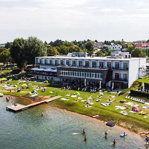 Neufeldersee Hotel & Restaurant Lajtaújfalu Exterior photo