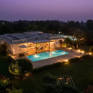 Whispering Palms By Stayvista - Pool-View Villa With Boutique Interiors, Terrace & Lawn Alibág Exterior photo