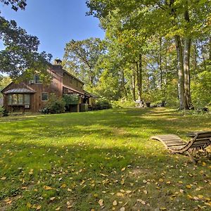 Rustic Retreat With Hot Tub In North Branford! Villa Exterior photo