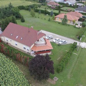 Vadvirág vendégház Hotel Lenti Exterior photo