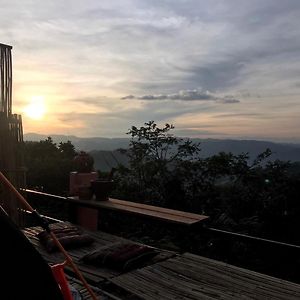 Terre Terrace Glamping - Doichang Banhuajkhaj Exterior photo