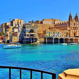 Superlative Penthouse With Valletta And Harbour Views Apartman Sliema Exterior photo