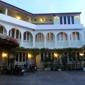 Casa Holiday Hotel Sha Phitszanulok Exterior photo