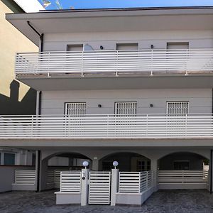 Casa Plauto Apartman Bellaria – Igea Marina Exterior photo