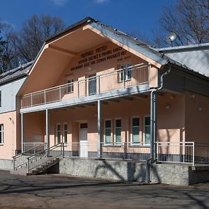 Penzion Zivec - Restaurace A Ubytovani Písek Exterior photo