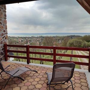 Szent Orbán Vendégház Apartman Ábrahámhegy Exterior photo