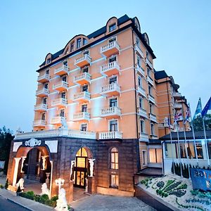 Royal Hotel And Spa Geneva Truszkavec Exterior photo