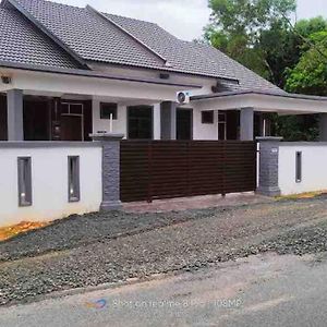 Afza Homestay Paka B Exterior photo