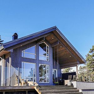 Cozy Home In Fjelberg With Kitchen Borgundoya Exterior photo