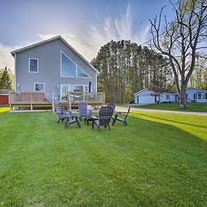 Cadillac Home With Hot Tub And Lake Mitchell Views! Exterior photo