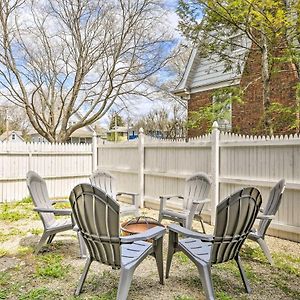 Charming Oak Park Home With Private Fire Pit! Exterior photo