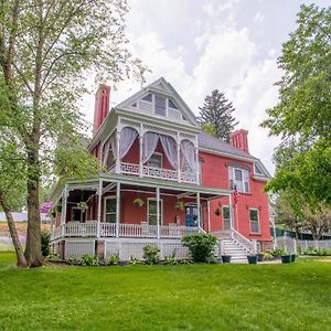 Hatch House Bed & Breakfast Panzió Towanda Exterior photo